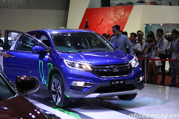 Honda CR-V 2015 chính hãng có giá hơn 1 tỷ đồng